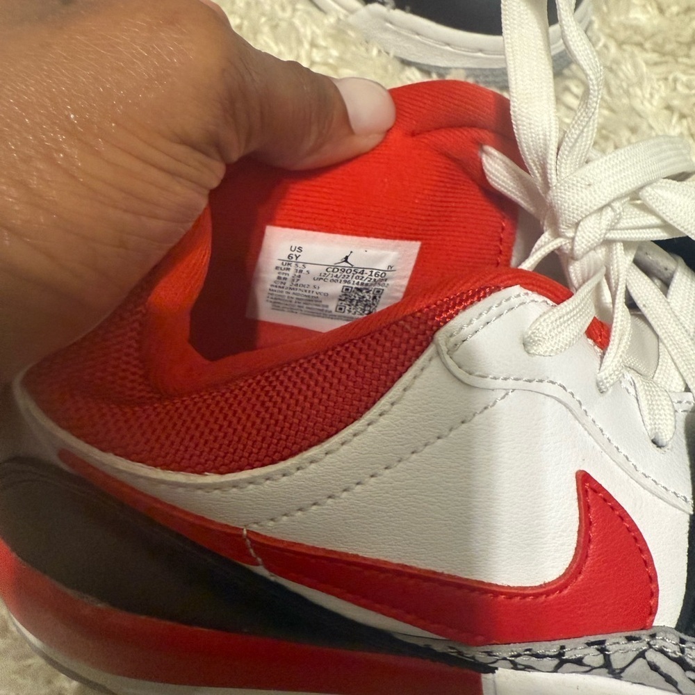 Nike Kids' Sneakers in White, Red, and Black - Picture 8 of 10
